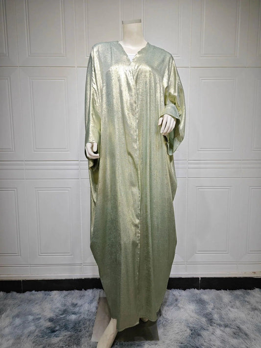 Mandotos Muslim robe abaya in black with elegant flowing fabric and wide sleeves, traditional modest dress for women.
