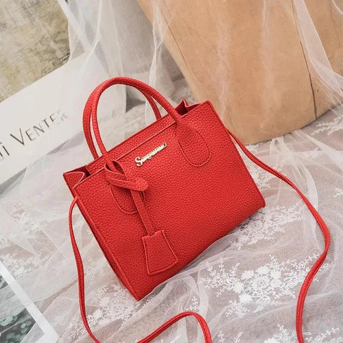 Mandotos new personality messenger bag with one-shoulder design and space for mobile phones, stylish and compact accessory.