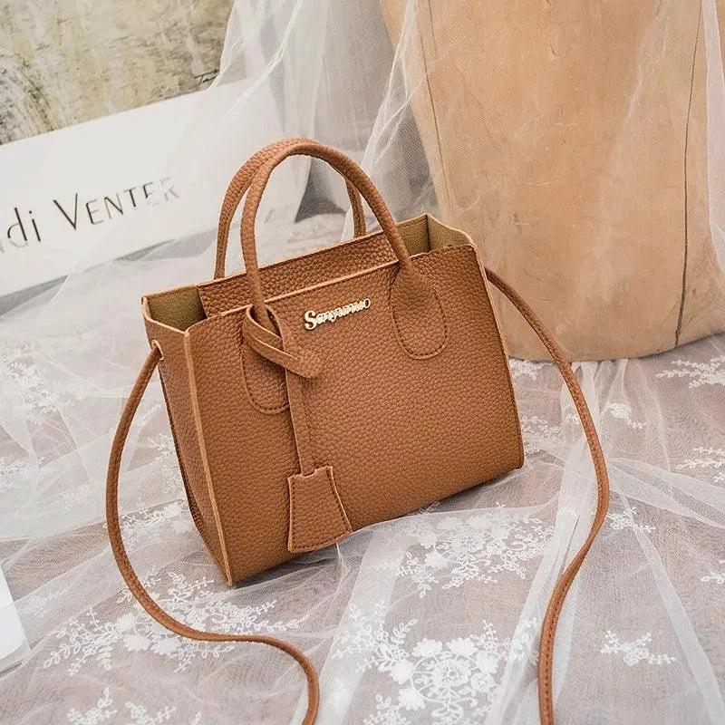 Mandotos new personality messenger bag with one-shoulder design and mobile phone compartment, stylish and functional for everyday use.