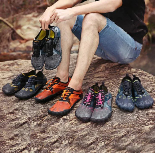 Mandotos outdoor hiking shoes in rugged design with durable soles, suitable for trail walking and outdoor adventures.