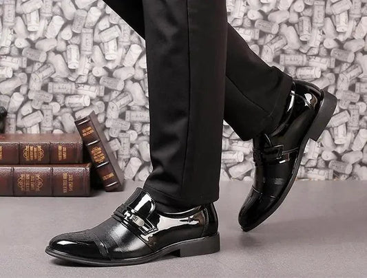 Mandotos patent leather shoes with sleek design, shiny finish, and sturdy soles, perfect for formal or stylish occasions.