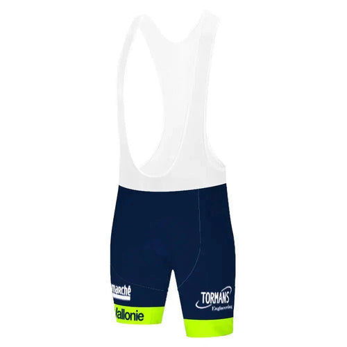 Mandotos quick-dry bike suit, close-up of lightweight, breathable cycling apparel with a fitted design and vibrant color accents.