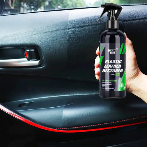 Mandotos Rapid Shine Leather Revitalizer bottle with black cap, designed to restore and enhance leather's shine and appearance.
