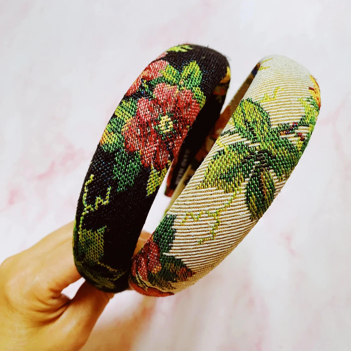 Mandotos Retro Blossom Hairband with colorful floral design and vintage-inspired style, perfect for adding a chic touch.