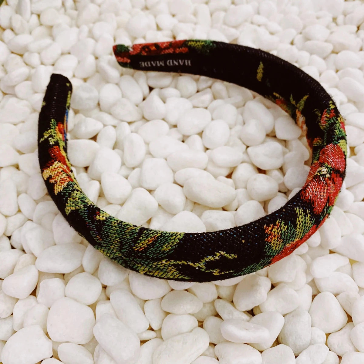 Mandotos Retro Blossom Hairband with colorful floral pattern and vintage-inspired design for stylish hair accessory.