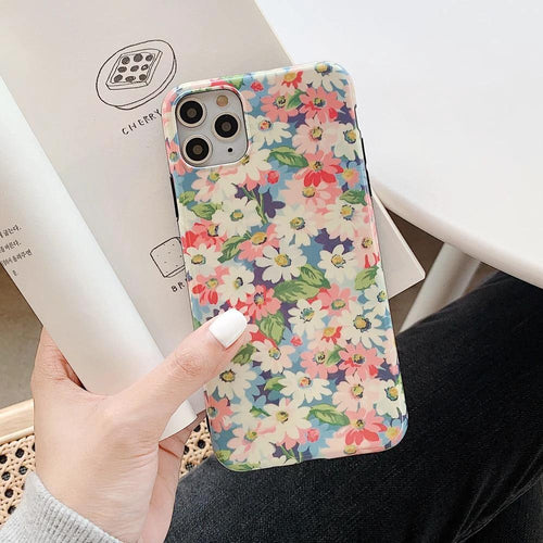Mandotos Retro Daisy phone case with colorful floral design for smartphones, stylish protective cover.