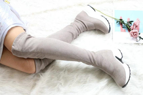Mandotos round toe sports high heel over-the-knee boots in black, featuring a sleek design and fashionable silhouette.