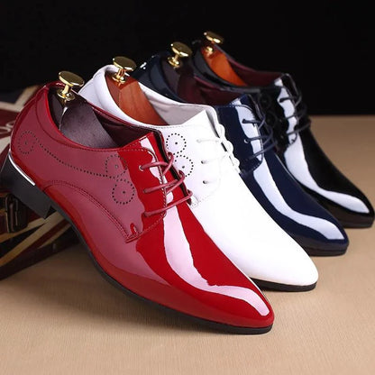 Mandotos sleek leather Oxford shoes featuring classic design, polished finish, and lace-up style for formal wear.