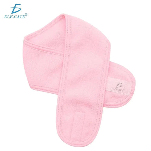 Mandotos sports headband sweat-absorbing hair band worn on a person's head during exercise, showing its stretchy fabric and fit.