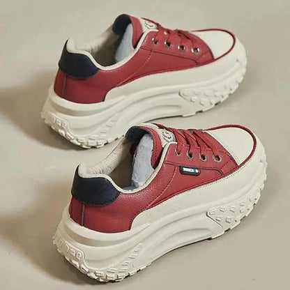 Mandotos stylish orthopedic shoes with supportive design and cushioned soles, ideal for comfortable, everyday wear.