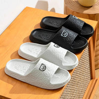 Mandotos summer men's slippers with a little bear print, non-slip soft indoor sandals for bathroom, casual wear, and dormitory use
