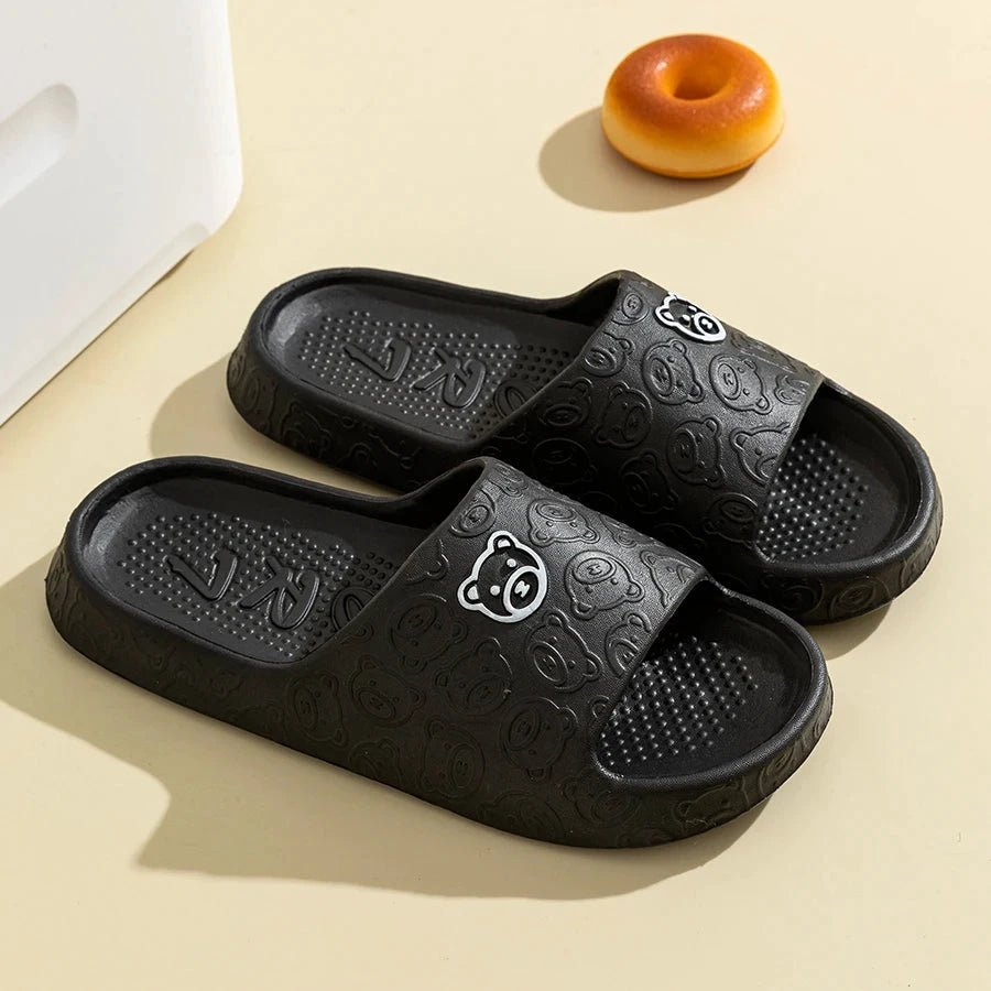 Mandotos men's and women's summer slippers with bear print, non-slip sole, soft indoor sandals for bathroom and casual wear.