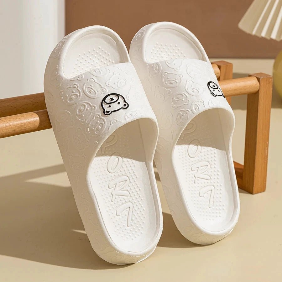 Mandotos men's and women's summer slippers with print of a little bear, non-slip soft indoor bathroom casual sandals for dormitory and couple wear.
