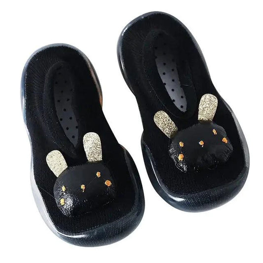 Mandotos toddler shoes in soft fabric with velcro straps for easy wear, designed for comfort and support.