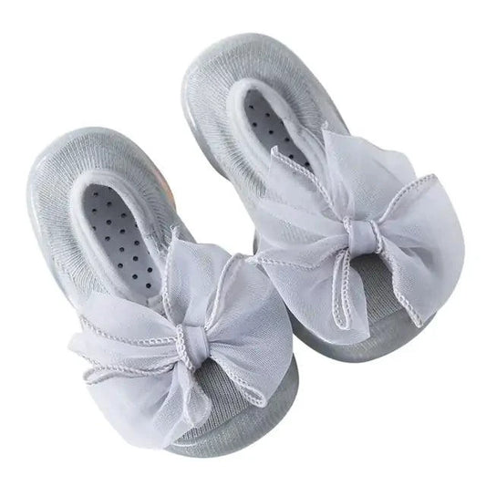 Mandotos toddler shoes in soft fabric with Velcro straps, colorful and comfortable for young children.