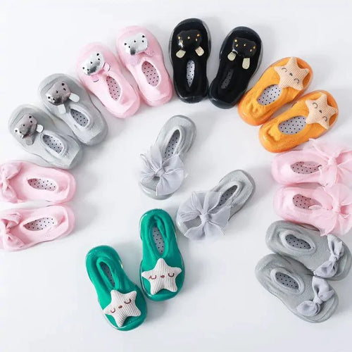 Mandotos toddler shoes in soft fabric with Velcro straps, featuring colorful patterns and comfortable soles for young children.
