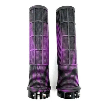 Mandotos TPR cyclist grips with textured rubber surface for improved grip and comfort during bike rides.