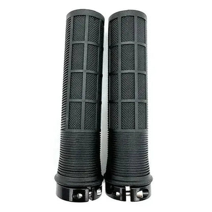 Mandotos TPR cyclist grips with textured rubber surface for comfortable, secure bike handlebar grip.