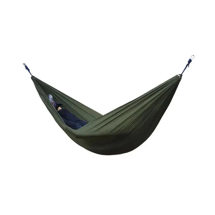 Mandotos Ultimate Oasis single and double hammock with supportive fabric and wooden spreader bars, ideal for relaxing outdoors.