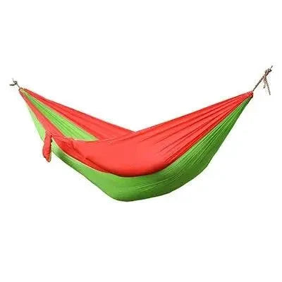 Mandotos Ultimate Oasis single and double hammock with sturdy fabric and wooden spreader bars, perfect for relaxing outdoors.