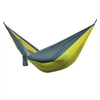 Mandotos Ultimate Oasis single and double hammock with sturdy fabric and wooden spreader bars, perfect for relaxing outdoors.