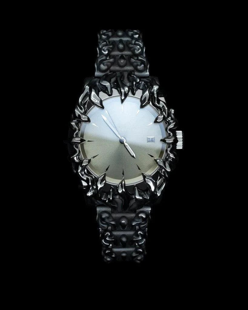 Mandotos unique special-shaped quartz watch with European style, featuring a distinctive design and elegant watch face.