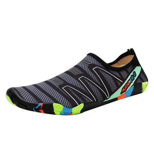 Mandotos unisex swimming shoes with lightweight, quick-drying design, featuring a flexible sole for water sports and aquatic activities.