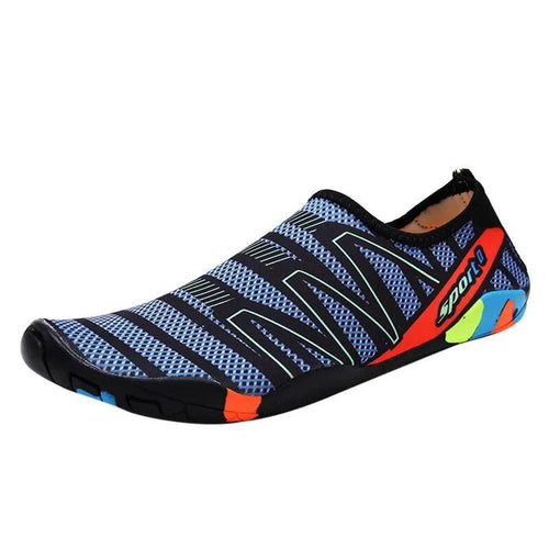 Mandotos unisex swimming shoes with flexible, quick-drying design and slip-resistant sole, suitable for water sports and beach activities.