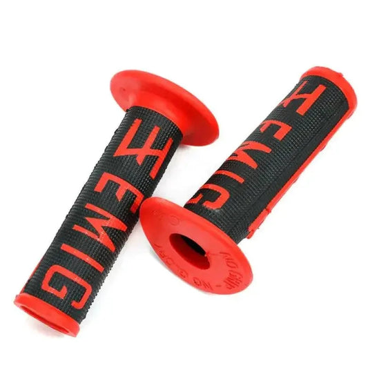 Mandotos UrbanCycle lock-on grips with ergonomic design and textured surface for comfortable bicycle handlebar grip.