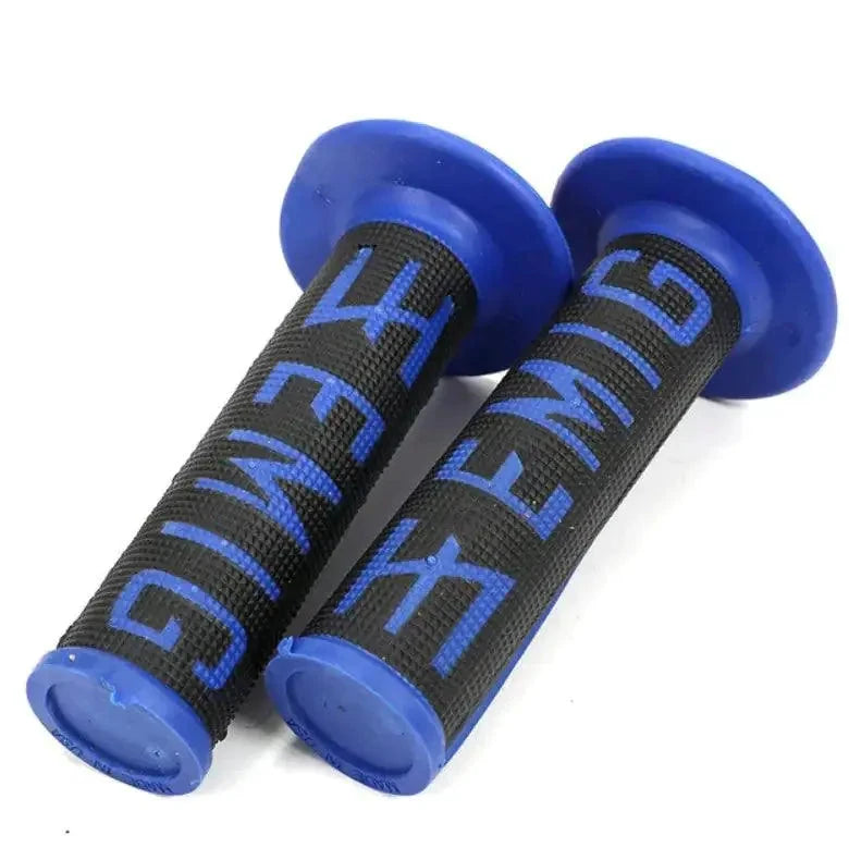 Mandotos UrbanCycle lock-on grips with textured rubber surface for comfortable bike handlebar grip and secure hold.