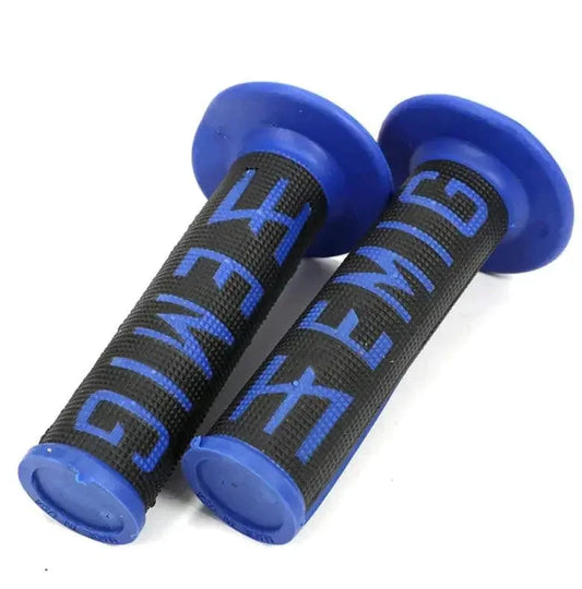 Mandotos UrbanCycle lock-on grips with textured rubber surface for comfortable bike handlebar grip and secure hold.