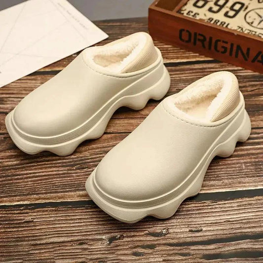Mandotos warm outdoor shoes with insulated lining and rugged soles, designed for cold weather hiking and outdoor activities.