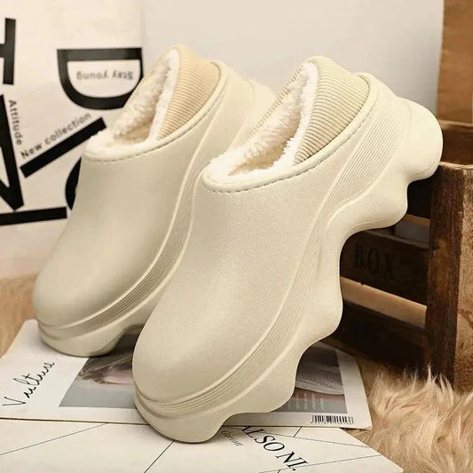 Mandotos warm outdoor shoes with insulated lining and rugged soles for hiking and cold weather outdoor activities