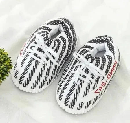 Mandotos winter warm slippers with cozy indoor comfort, soft fabric, and slip-on design for indoor wear.