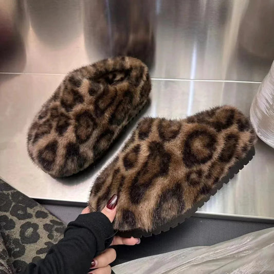 Women's retro fleece-lined platform shoes by MANDOTOS featuring a chunky sole and vintage-inspired design.