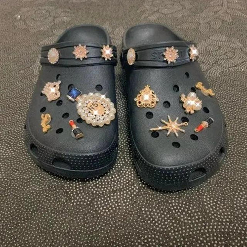 Mandotos women's slippers shoes clogs with cushioned soles and open-toe design, ideal for indoor comfort and casual wear.