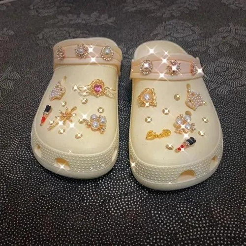 Mandotos women's slippers shoes clogs with soft material and open back design for comfortable indoor wear.