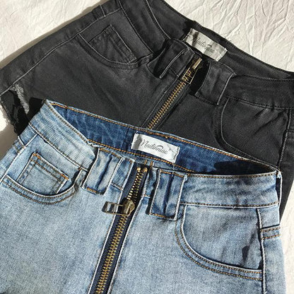 Mandotos Xuan Ya high-waisted denim shorts with hip zipper, casual summer fashion, front view showing stylish fit and details