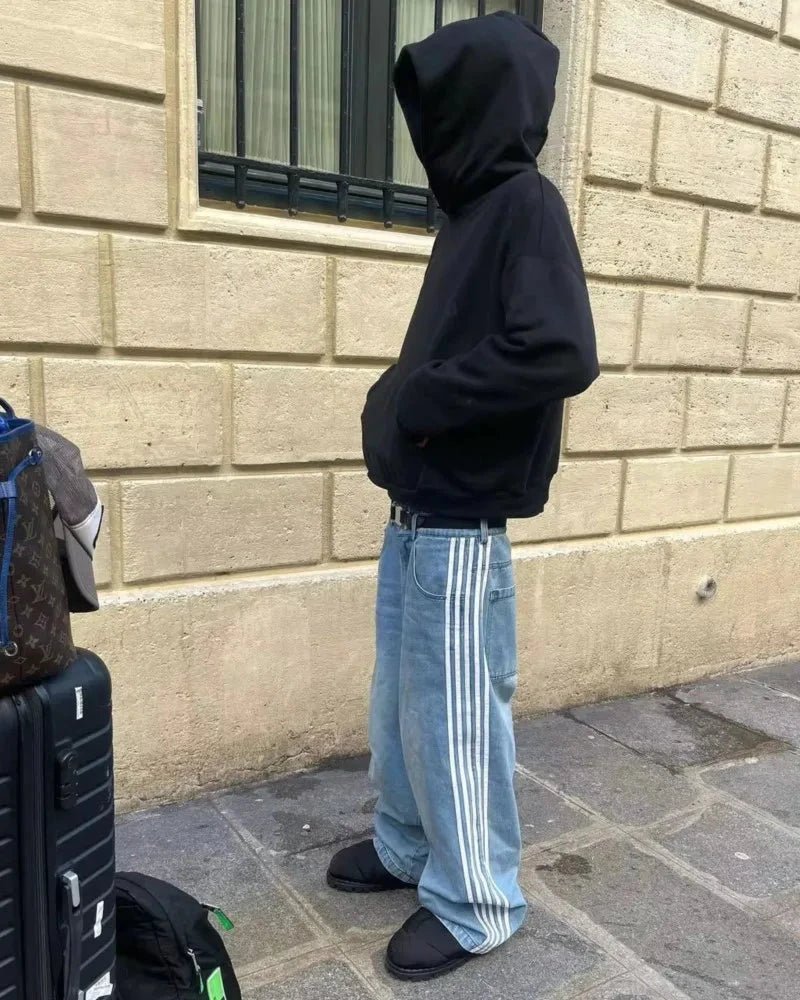Mandotos Y2K baggy denim jeans with embroidered stripes, wide-leg fit, suitable for streetwear, unisex casual hip-hop style.