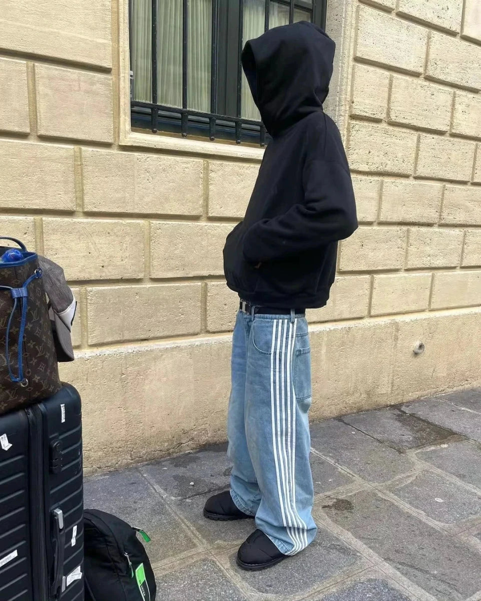 Mandotos Y2K baggy denim jeans with embroidered striped details, wide-leg fit, suitable for men and women streetwear fashion.