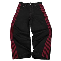 Mandotos Y2K baggy jeans with embroidered stripes, wide-leg denim, streetwear style for men and women, casual hip-hop fashion.