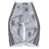 Mandotos Y2K baggy jeans with embroidered stripes, wide-leg denim streetwear pants for men and women, casual hip-hop style.