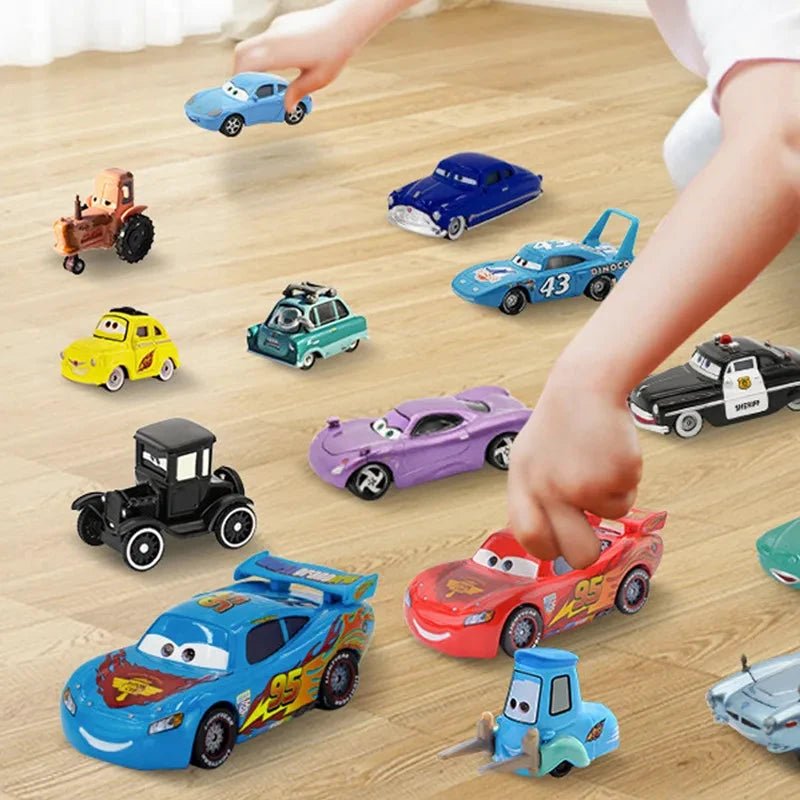 Disney Pixar Cars 1:55 diecast metal alloy toy car set featuring Lightning McQueen, Mater, Jackson Storm, and The King.