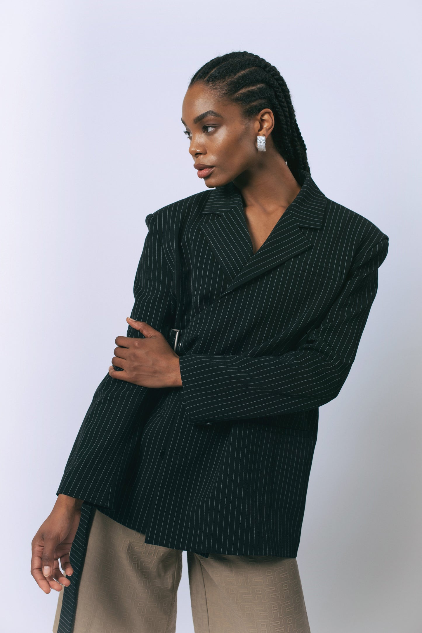 Le Réussi Luna Noir Pinstripe Blazer: Bold Power Dressing in Sophisticated Black - Blazer